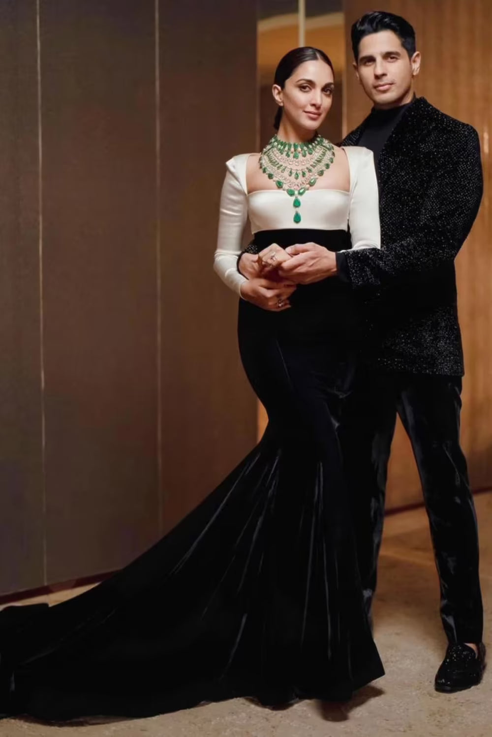 Sidharth Malhotra in Velvet Blazer Set