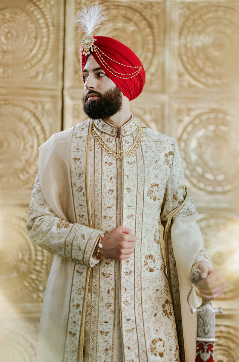 Bride: Mandy Dhaliwal & Groom: Pavan Dhaliwal in our Classic MM Couple Outfit