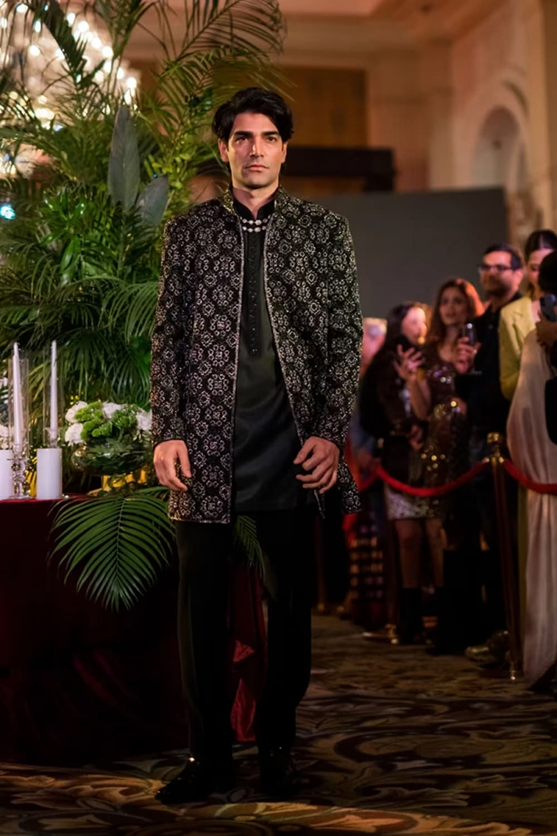 Black Silver Geometric Embroidered Sherwani Set – Manish Malhotra