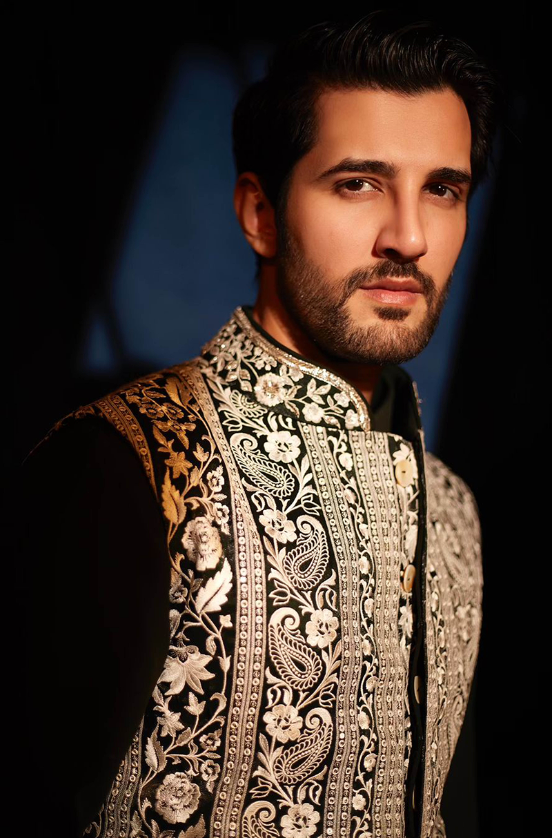 Aditya Seal in our Black with Ivory Thread Embroidered Bandi Set