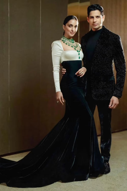 Sidharth Malhotra in Velvet Blazer Set