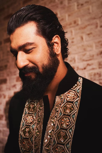 Vicky Kaushal in Black Embroidered Kurta Set
