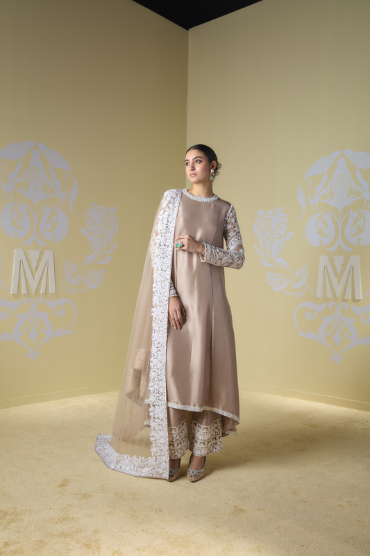 Oyster Kashmiri Embroidered Kurta Set