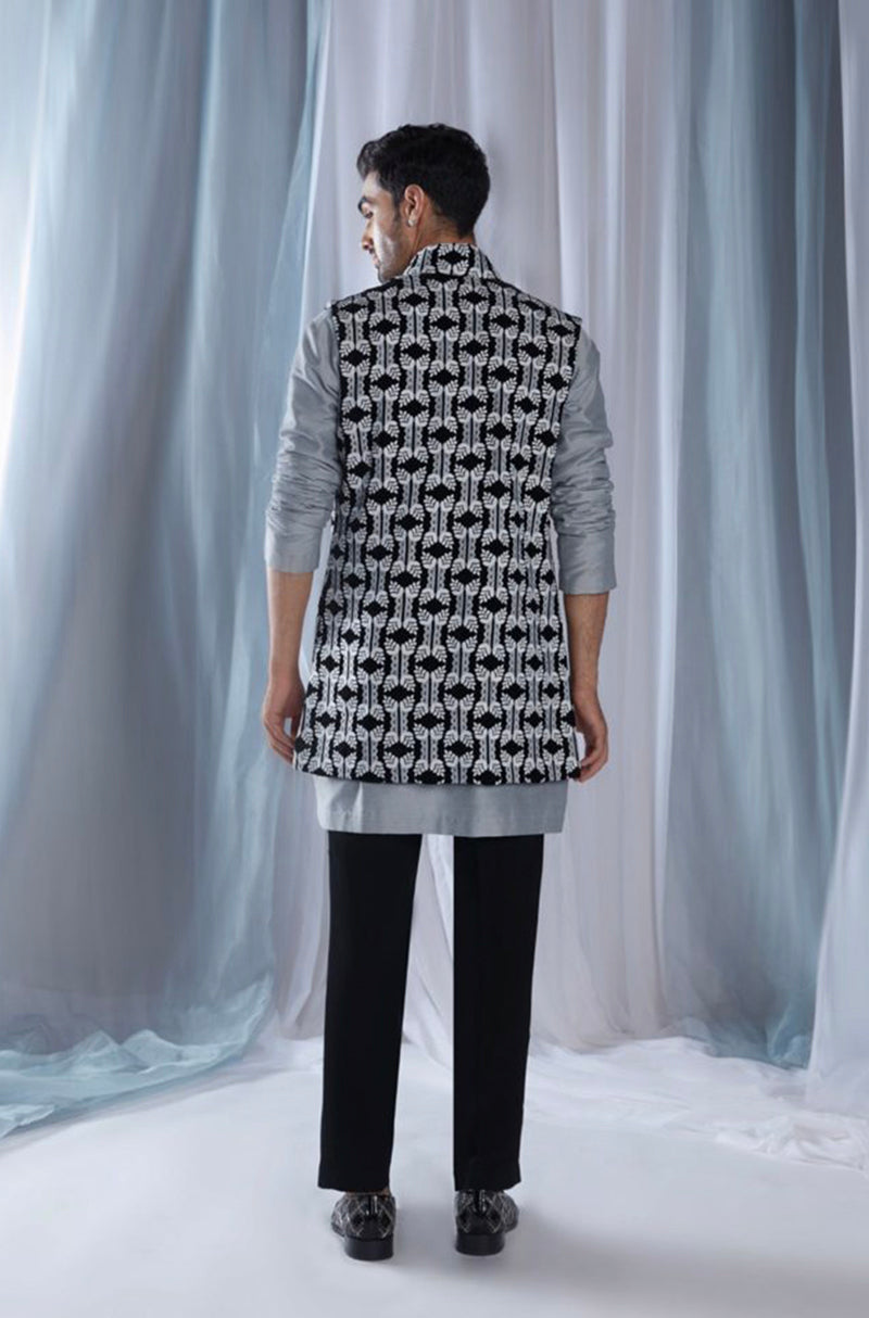 Mijwan Black Thread Embroidered Bundi Set