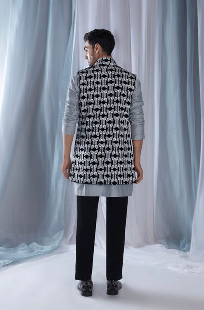 Mijwan Black Thread Embroidered Bundi Set