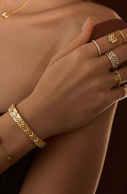 The M Bracelet