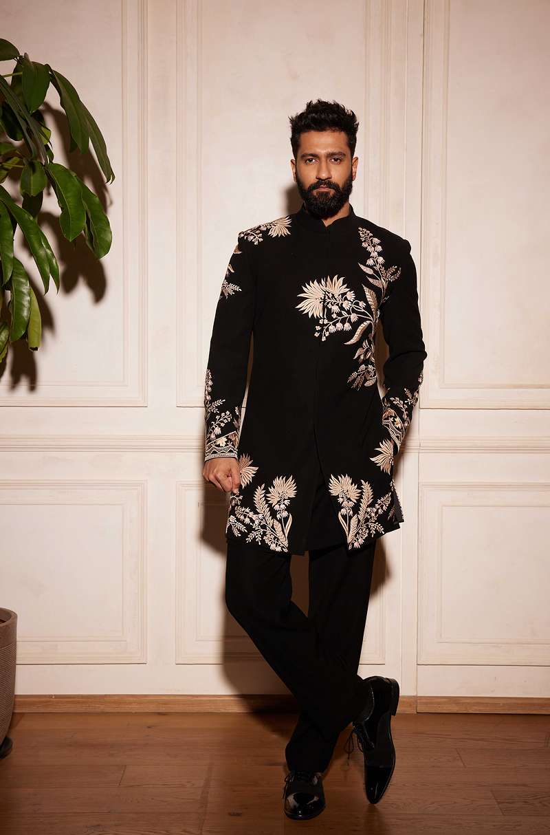 Vicky Kaushal in our Black Embroidered Sherwani Set