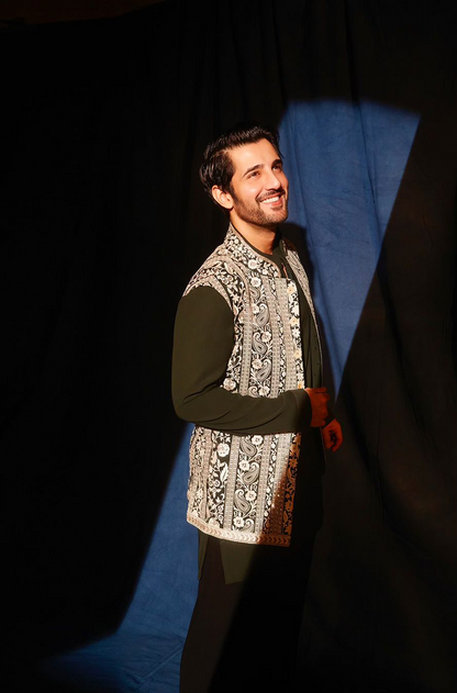 Aditya Seal in our Black with Ivory Thread Embroidered Bandi Set