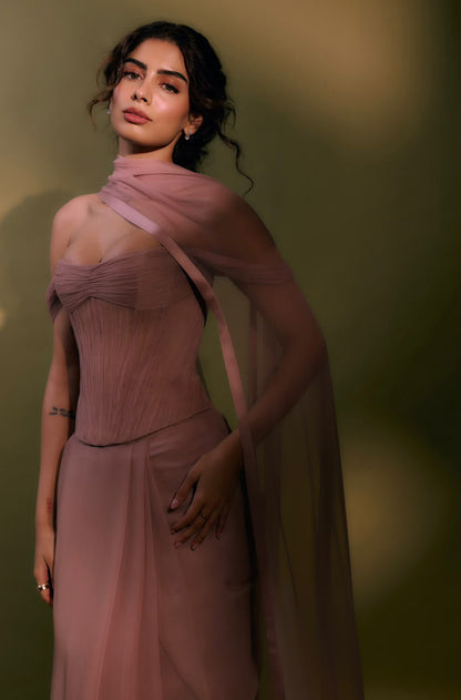 Khushi Kapoor in our Salmon Pink Plain Chiffon Saree Set